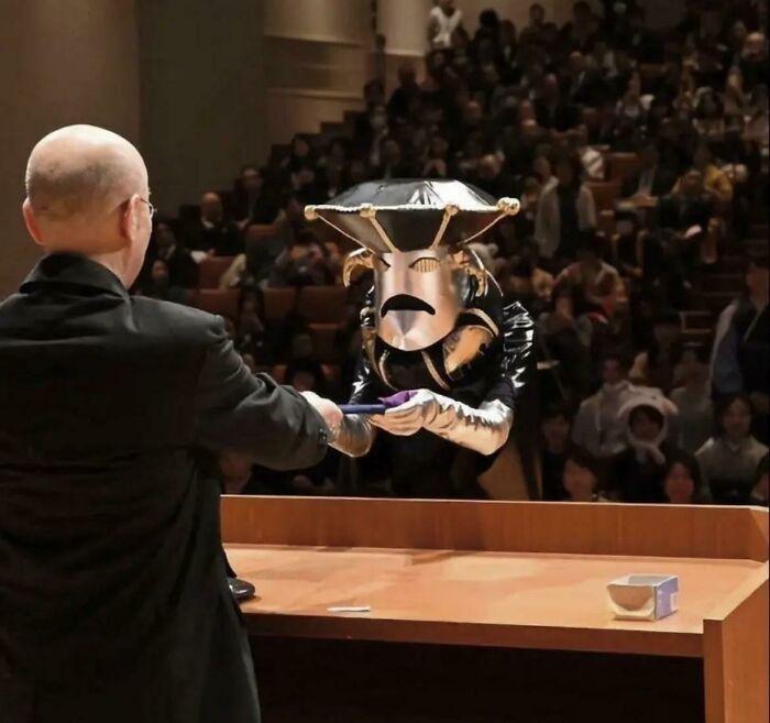 Study in Japan: Kyoto University Defies Tradition with Whimsical Cosplay Graduation Ceremony