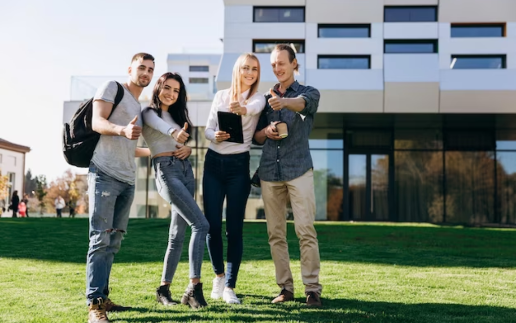 Study Abroad: 5 Scholarships to Study in Europe